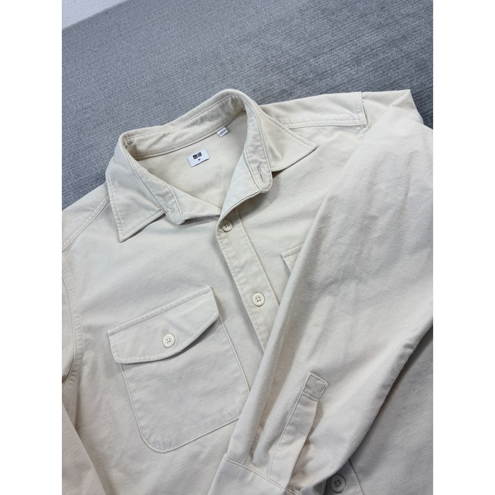 Uniqlo Men's Casual Button-Down Shirt in Off-White Cream